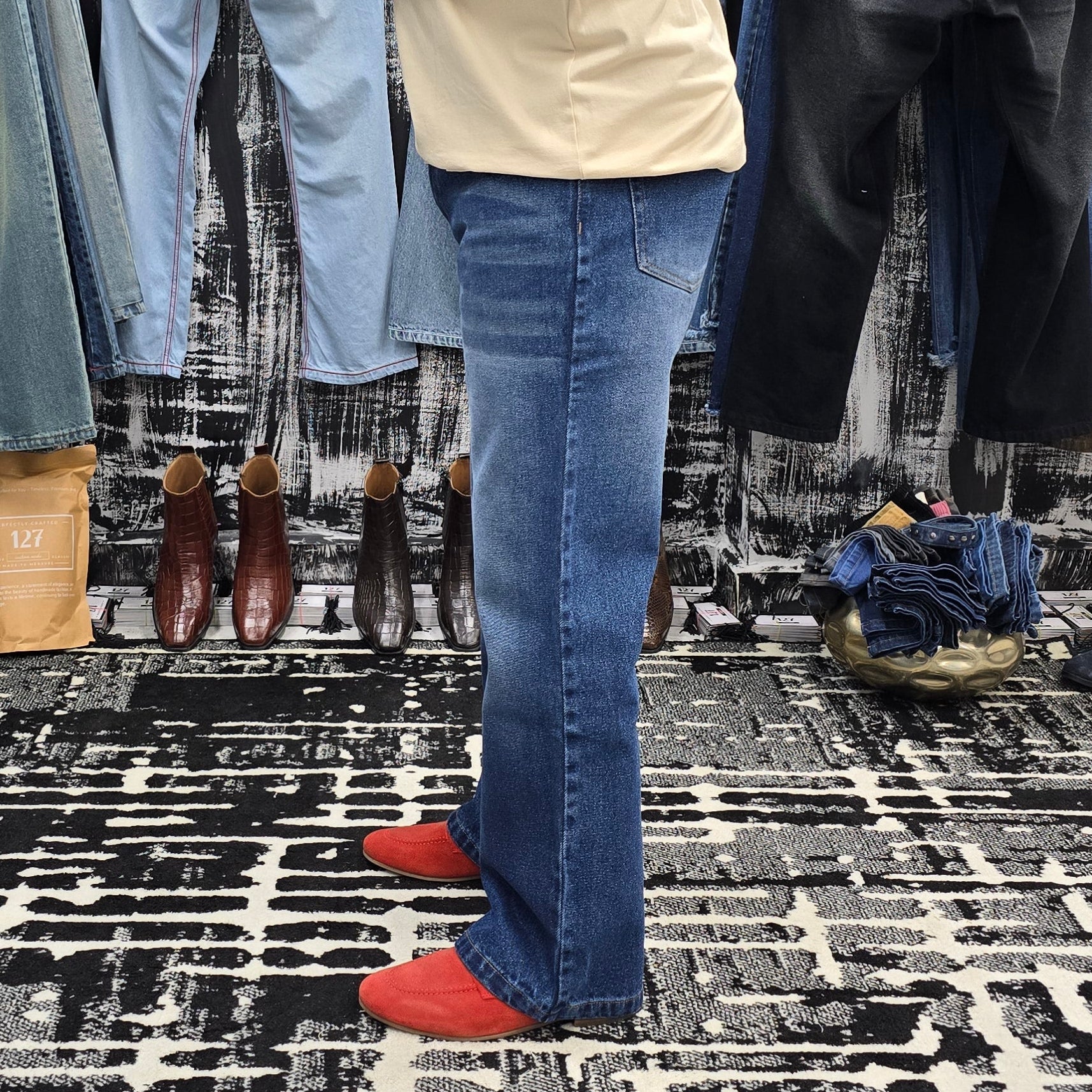 Classic Straight Fit Mid Blue Vintage Wash