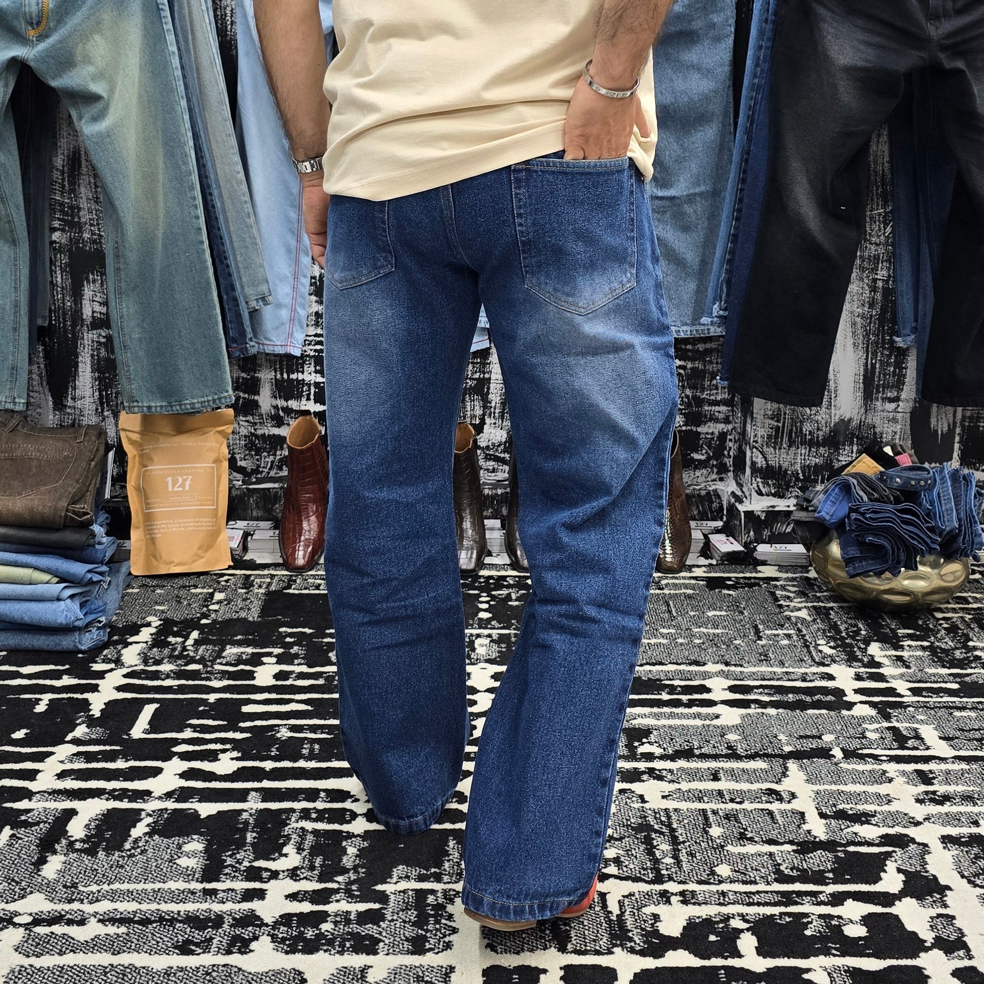 Classic Straight Fit Mid Blue Vintage Wash