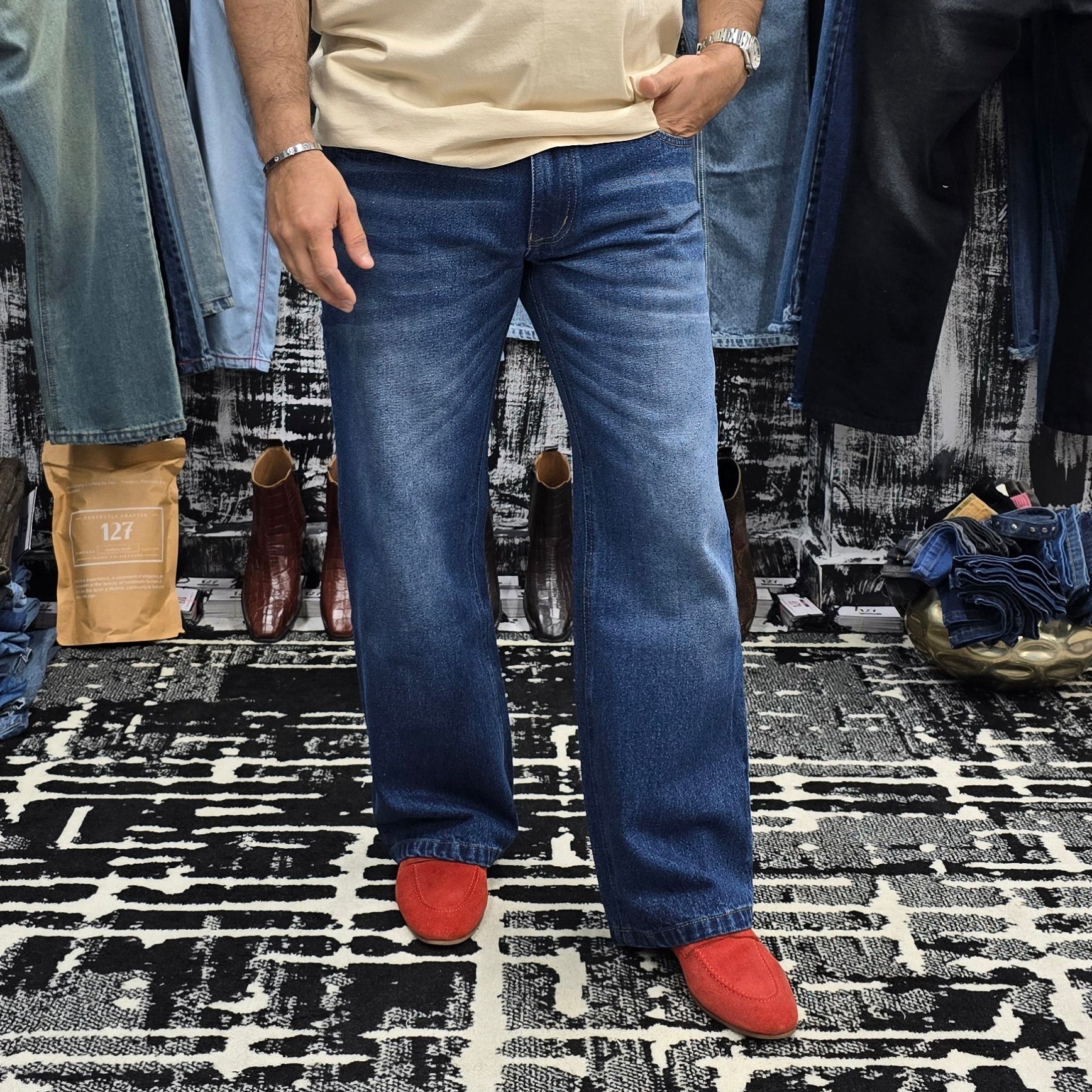 Classic Straight Fit Mid Blue Vintage Wash
