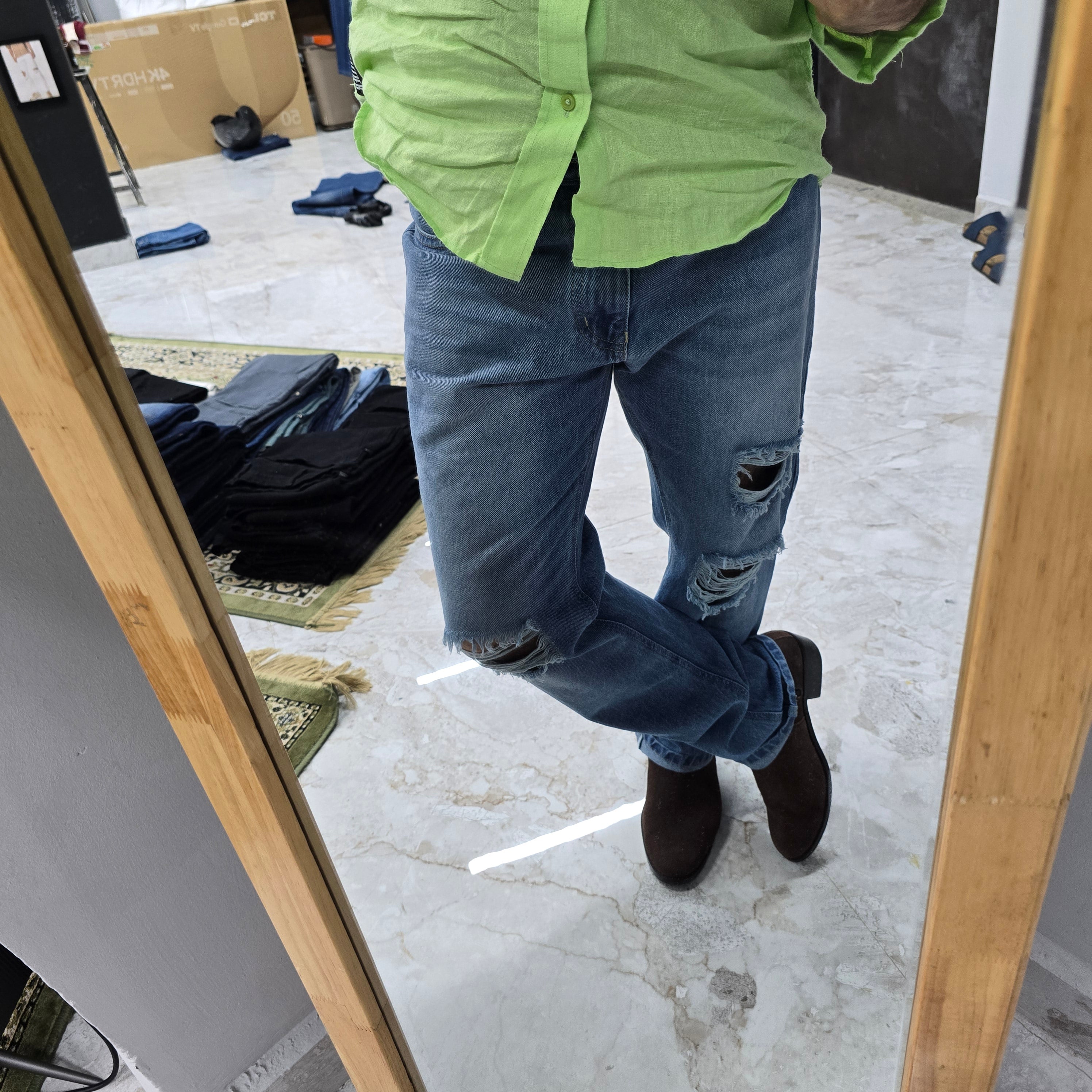 Skyline Ripped Straight Fit Jeans