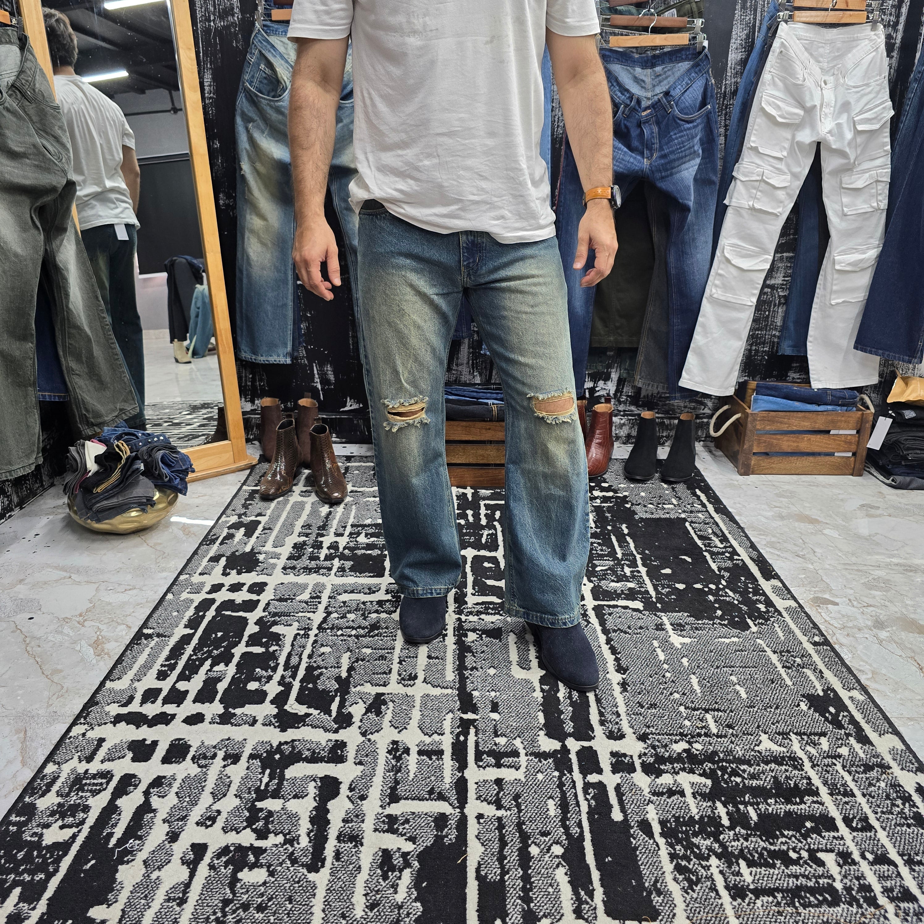 Heritage Distressed Straight Cut Jeans
